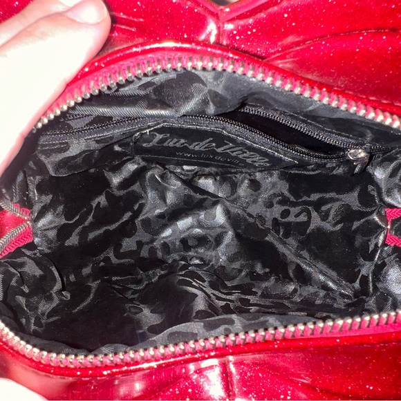 Lux De Ville Mini Heart Crossbody Bag NWOT - Picture 8 of 8